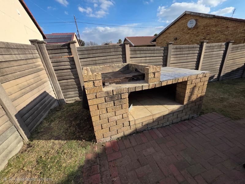 2 Bedroom Property for Sale in Secunda Mpumalanga