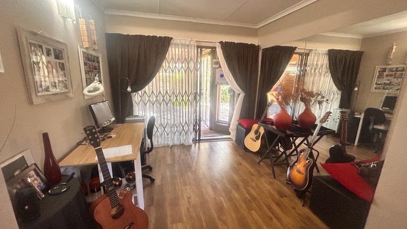 4 Bedroom Property for Sale in Kosmos Park Mpumalanga
