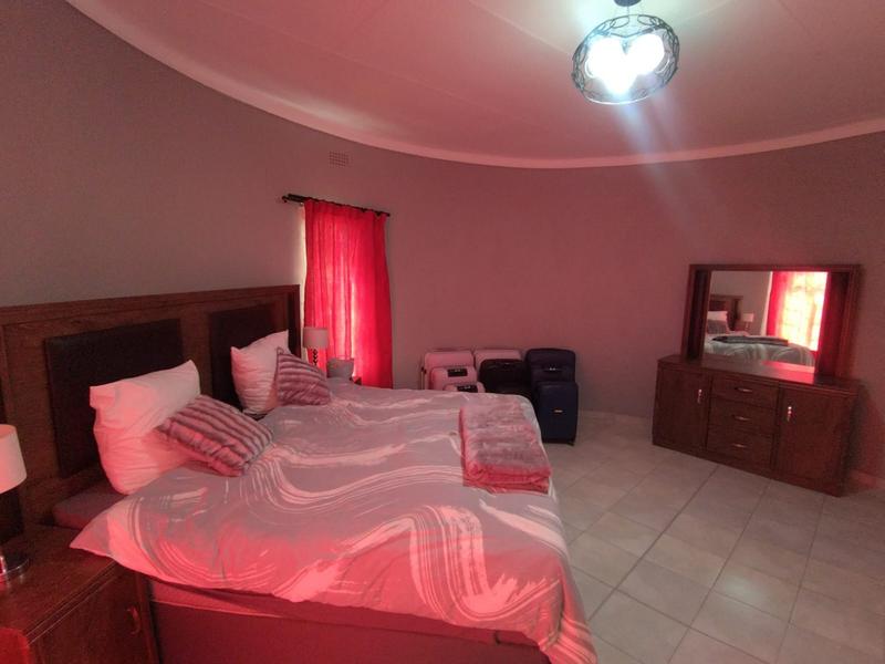 6 Bedroom Property for Sale in Barberton Mpumalanga