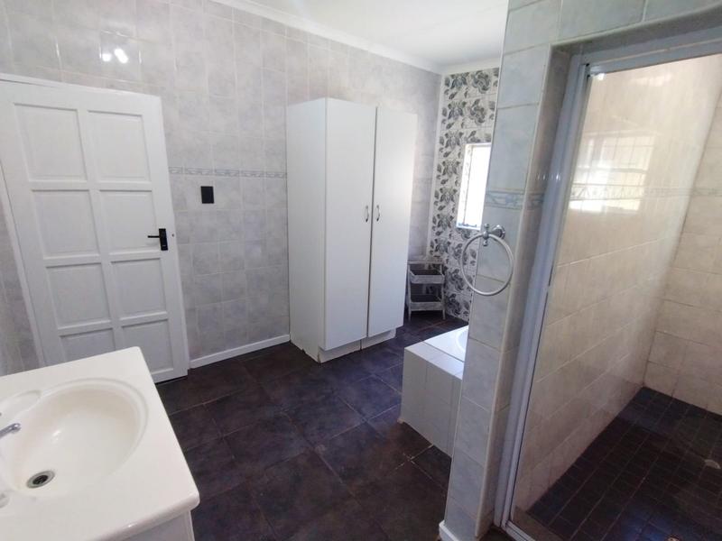 6 Bedroom Property for Sale in Barberton Mpumalanga