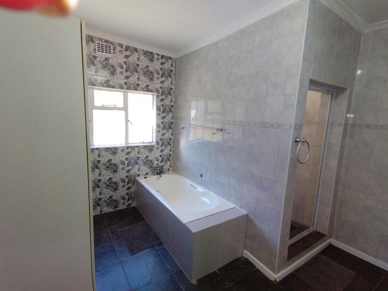 6 Bedroom Property for Sale in Barberton Mpumalanga