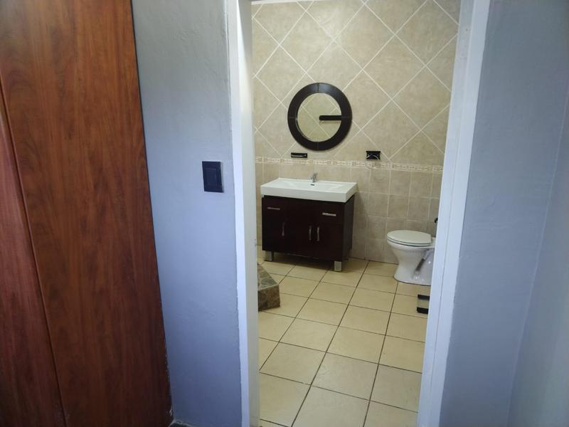 6 Bedroom Property for Sale in Barberton Mpumalanga