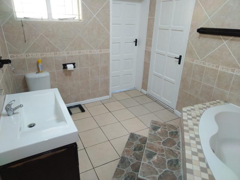 6 Bedroom Property for Sale in Barberton Mpumalanga