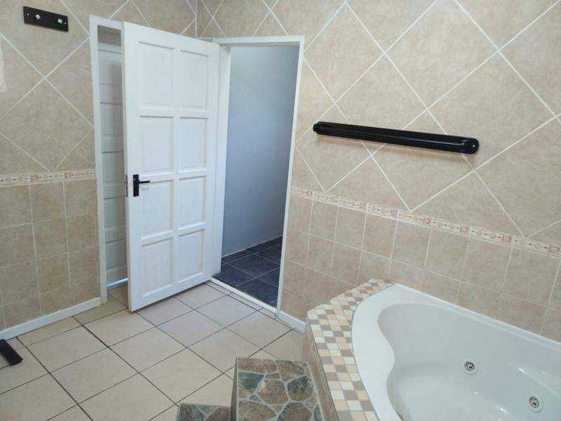 6 Bedroom Property for Sale in Barberton Mpumalanga