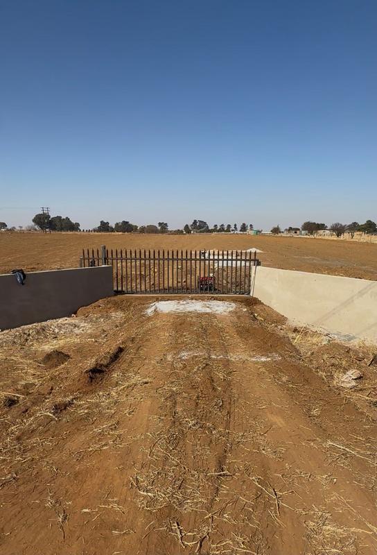 To Let Commercial Property for Rent in Eloff Mpumalanga