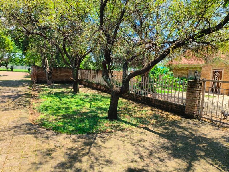 10 Bedroom Property for Sale in Witbank Mpumalanga