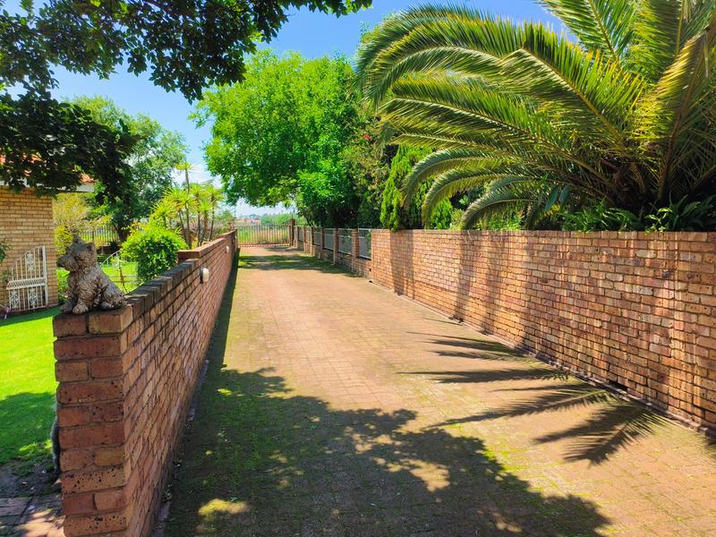 10 Bedroom Property for Sale in Witbank Mpumalanga