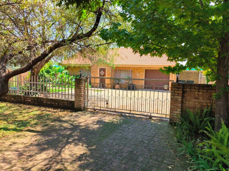10 Bedroom Property for Sale in Witbank Mpumalanga
