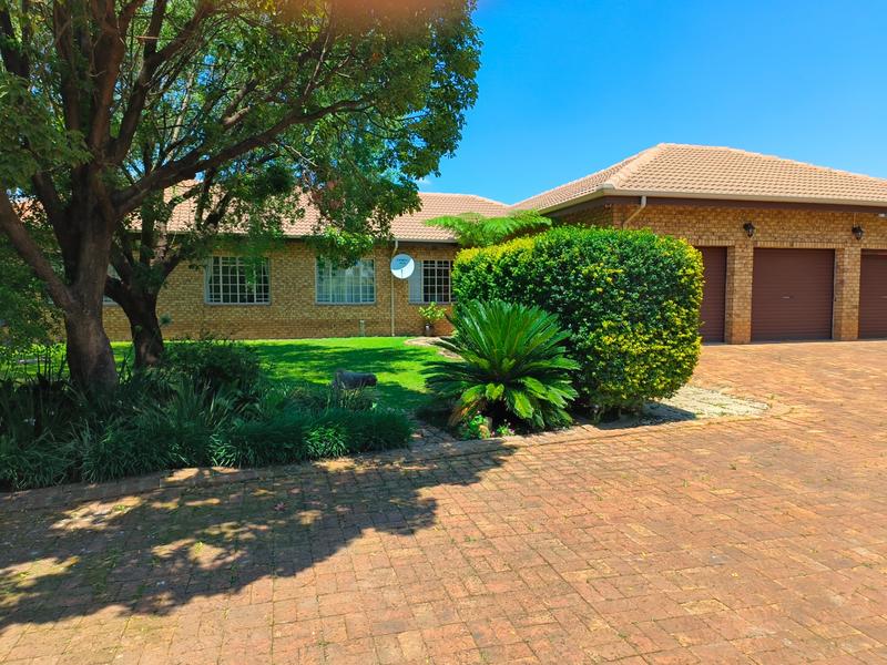 10 Bedroom Property for Sale in Witbank Mpumalanga