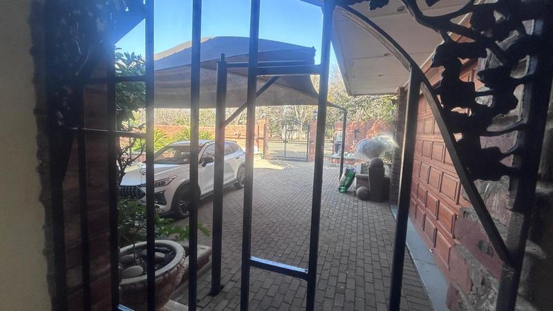 5 Bedroom Property for Sale in Standerton Mpumalanga