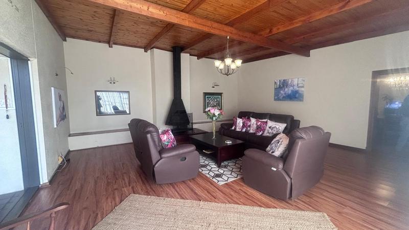 5 Bedroom Property for Sale in Standerton Mpumalanga