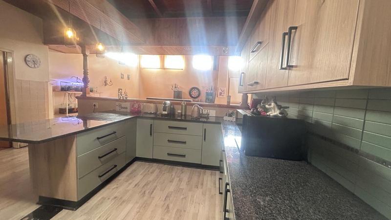 5 Bedroom Property for Sale in Standerton Mpumalanga