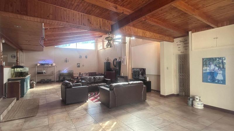 5 Bedroom Property for Sale in Standerton Mpumalanga