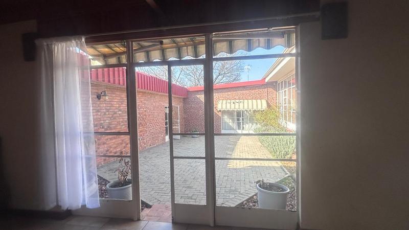 5 Bedroom Property for Sale in Standerton Mpumalanga