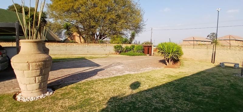 To Let 2 Bedroom Property for Rent in Eloff Mpumalanga