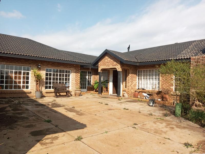 To Let 4 Bedroom Property for Rent in Rietkol AH Mpumalanga