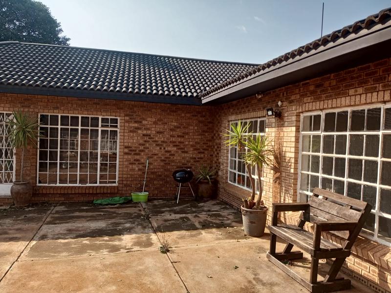 To Let 4 Bedroom Property for Rent in Rietkol AH Mpumalanga