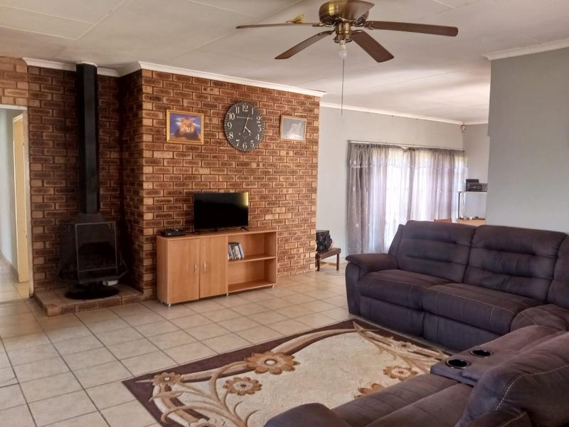 To Let 4 Bedroom Property for Rent in Rietkol AH Mpumalanga