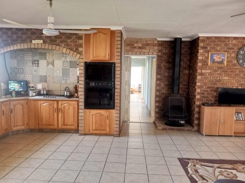 To Let 4 Bedroom Property for Rent in Rietkol AH Mpumalanga