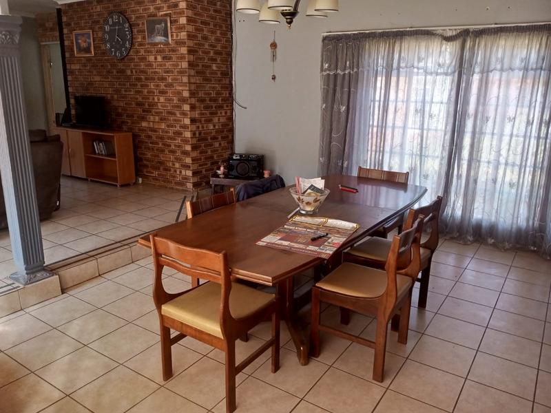 To Let 4 Bedroom Property for Rent in Rietkol AH Mpumalanga