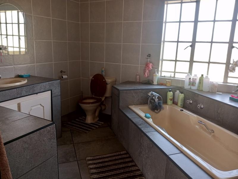 To Let 4 Bedroom Property for Rent in Rietkol AH Mpumalanga