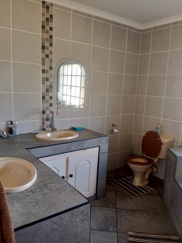 To Let 4 Bedroom Property for Rent in Rietkol AH Mpumalanga