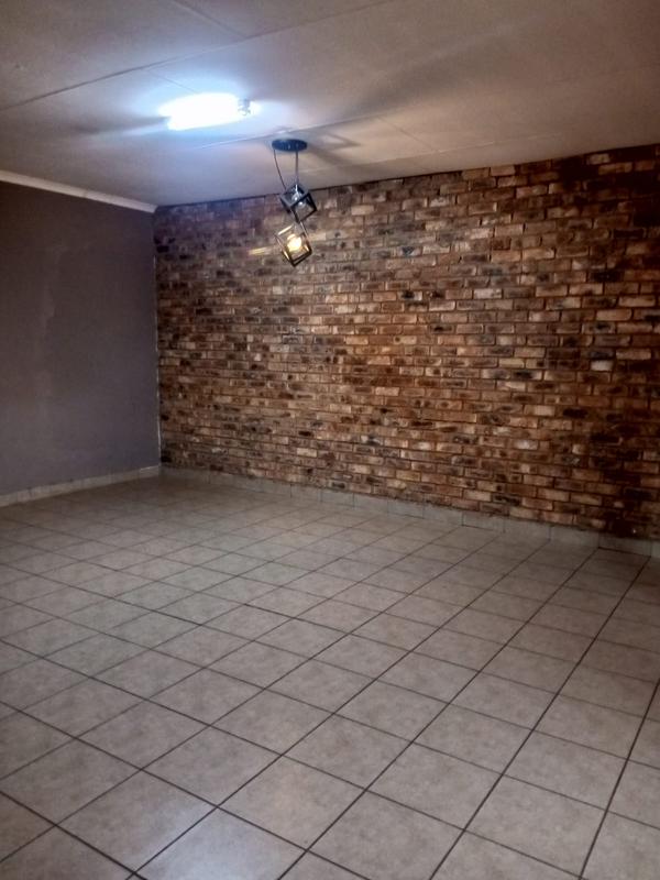 To Let 4 Bedroom Property for Rent in Rietkol AH Mpumalanga