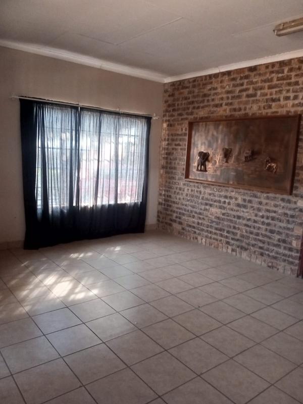 To Let 4 Bedroom Property for Rent in Rietkol AH Mpumalanga