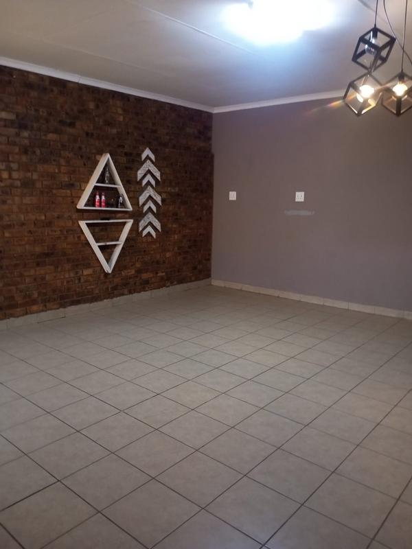 To Let 4 Bedroom Property for Rent in Rietkol AH Mpumalanga