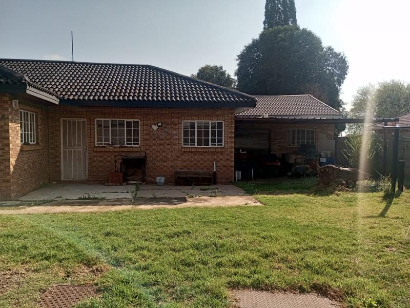 To Let 4 Bedroom Property for Rent in Rietkol AH Mpumalanga