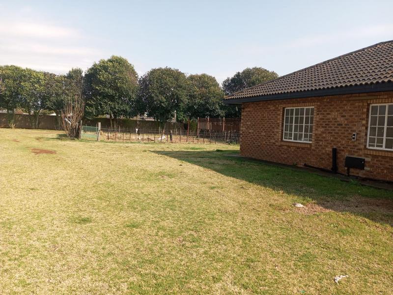 To Let 4 Bedroom Property for Rent in Rietkol AH Mpumalanga
