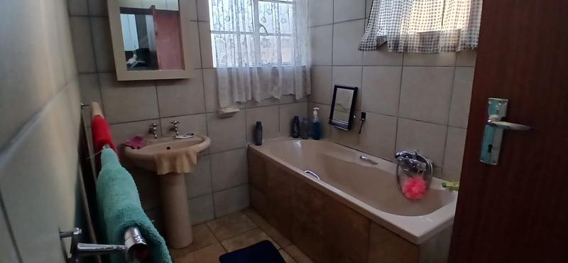 6 Bedroom Property for Sale in Delmas Mpumalanga