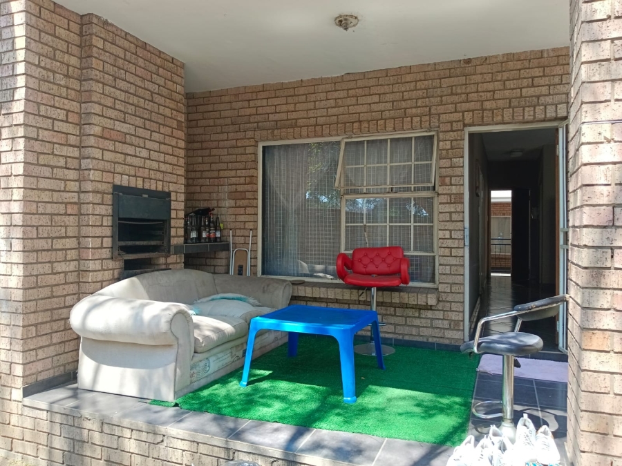 2 Bedroom Property for Sale in Witbank Ext 3 Mpumalanga