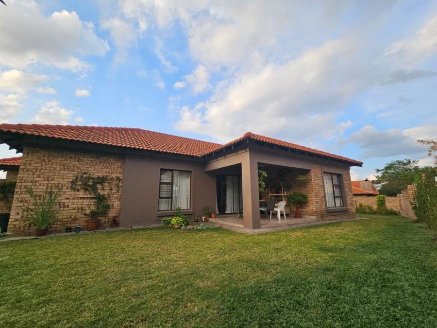 3 Bedroom Property for Sale in Bateleur Estate Mpumalanga