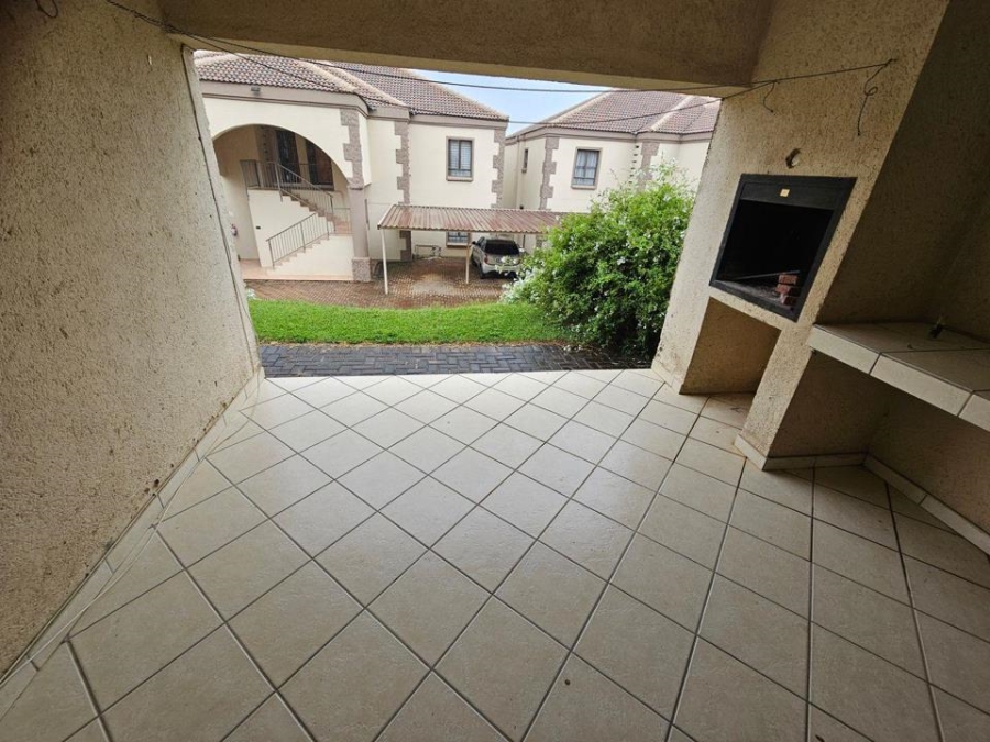 2 Bedroom Property for Sale in Stonehenge Ext 8 Mpumalanga