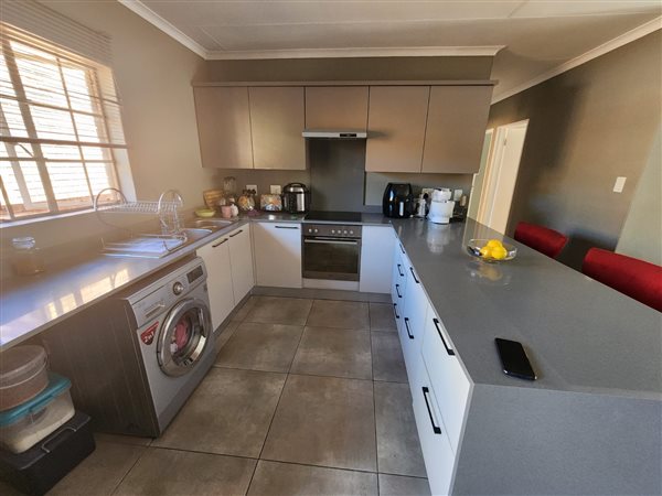 3 Bedroom Property for Sale in Magalieskruin Mpumalanga