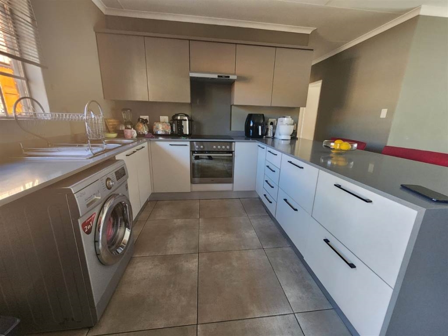 3 Bedroom Property for Sale in Magalieskruin Mpumalanga