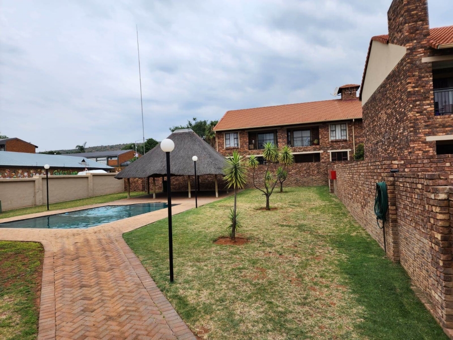 2 Bedroom Property for Sale in Magalieskruin Mpumalanga