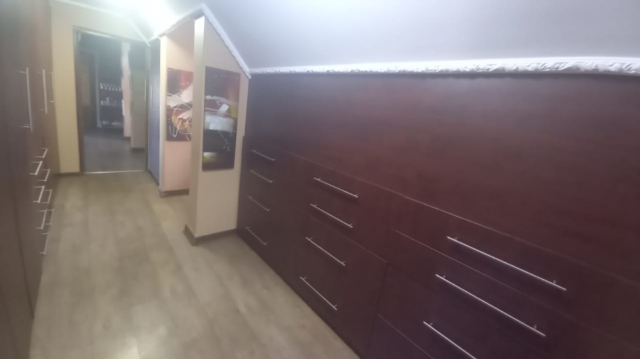 5 Bedroom Property for Sale in Gholfsig Mpumalanga