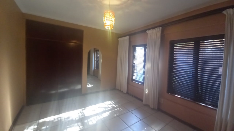 5 Bedroom Property for Sale in Gholfsig Mpumalanga