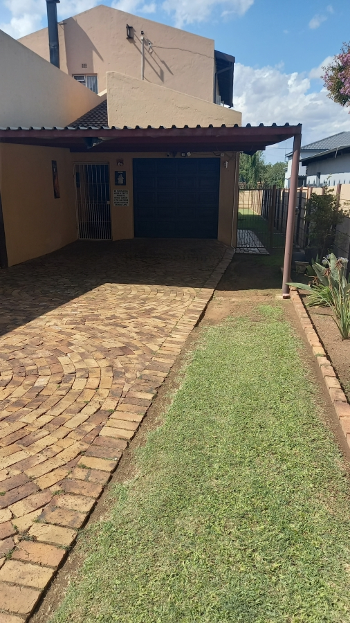 4 Bedroom Property for Sale in Middelburg Central Mpumalanga