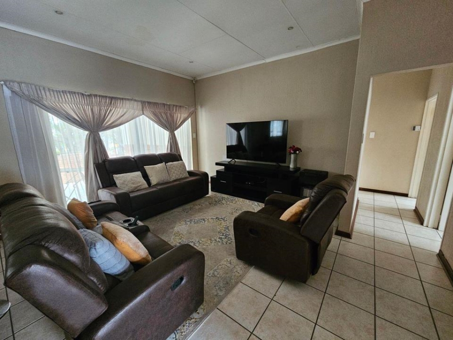 3 Bedroom Property for Sale in Nelspruit Ext 2 Mpumalanga