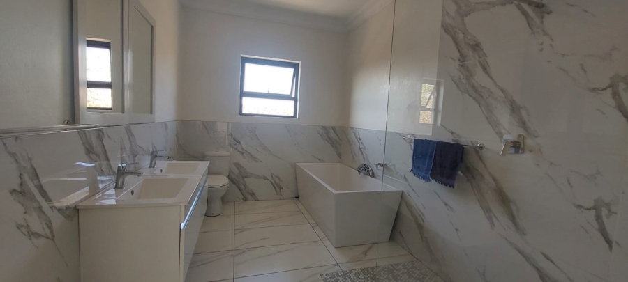 3 Bedroom Property for Sale in Ntulo Wildlife Estate Mpumalanga