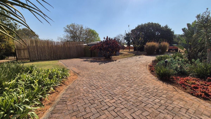 10 Bedroom Property for Sale in White River Mpumalanga