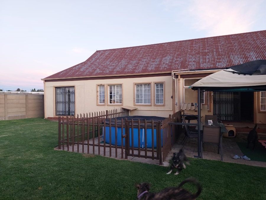 3 Bedroom Property for Sale in Volksrust Mpumalanga