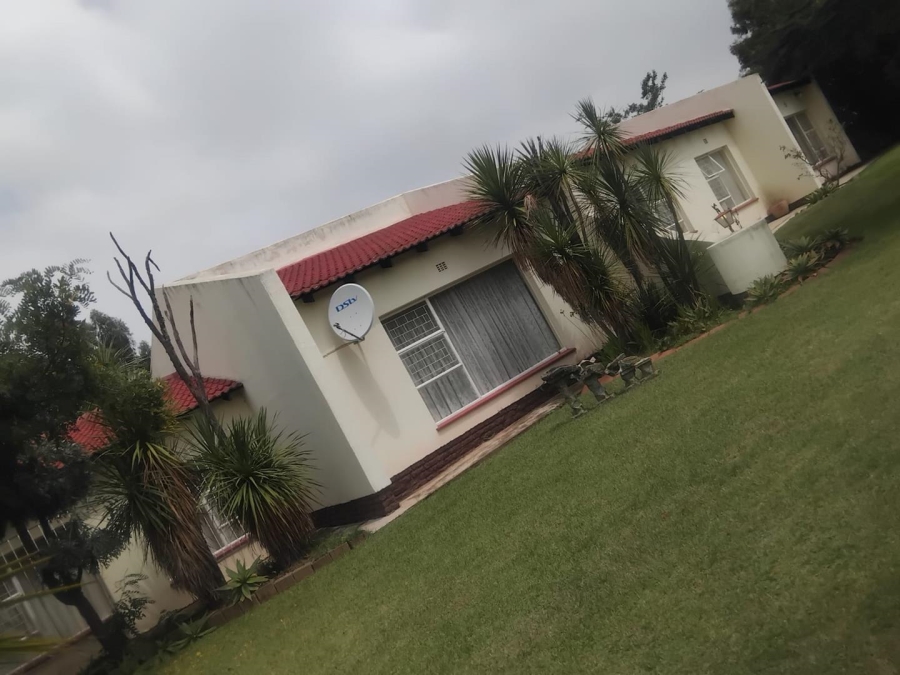 6 Bedroom Property for Sale in Volksrust Mpumalanga