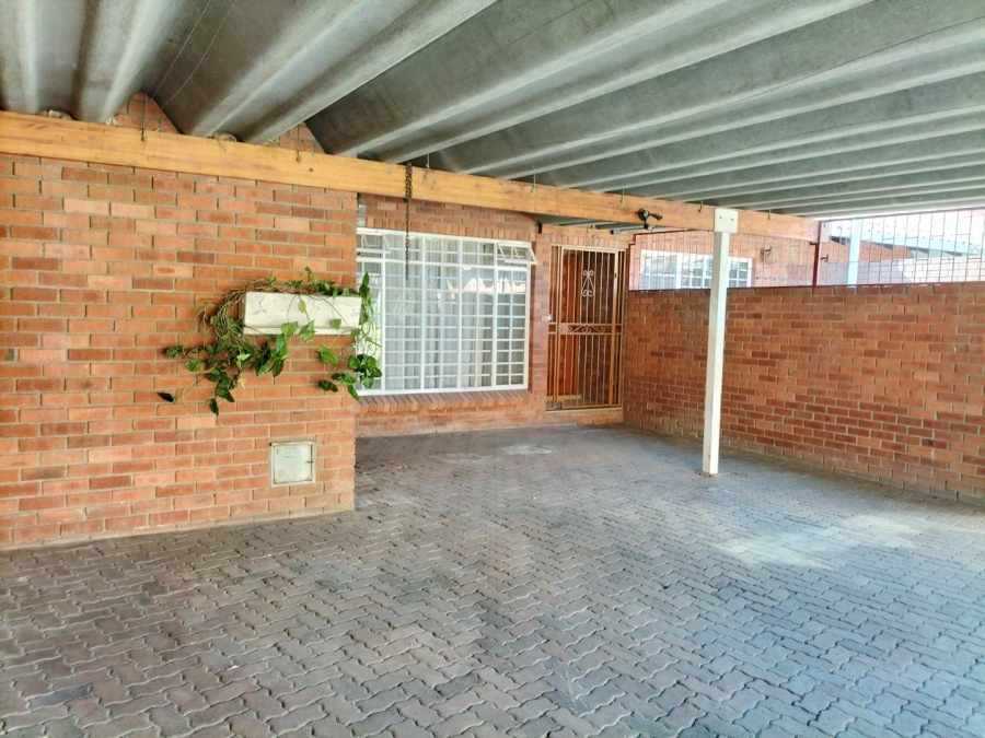 3 Bedroom Property for Sale in West Acres Mpumalanga