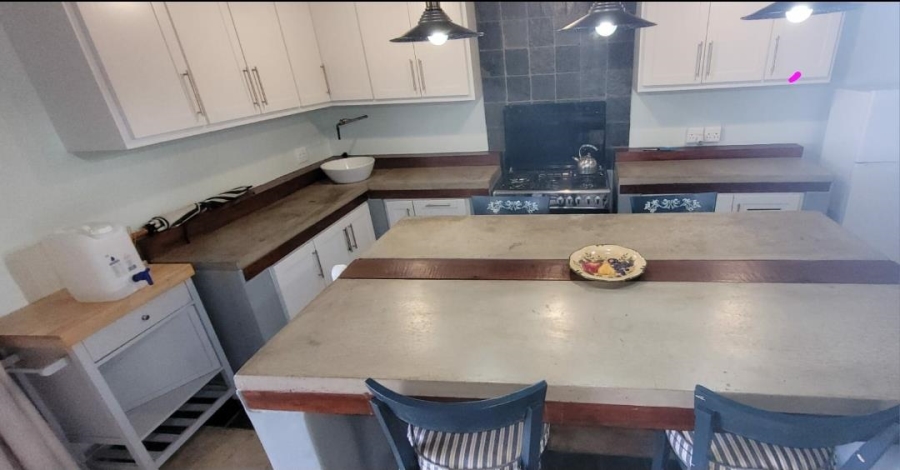 To Let 2 Bedroom Property for Rent in White River Mpumalanga