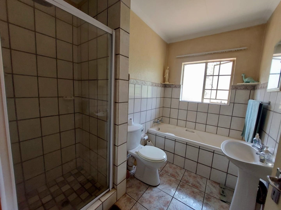 2 Bedroom Property for Sale in Nelspruit Mpumalanga