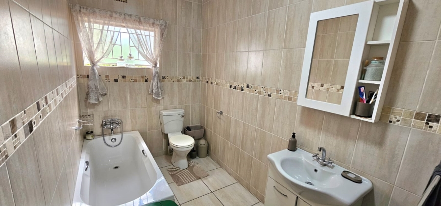 2 Bedroom Property for Sale in West Acres Mpumalanga